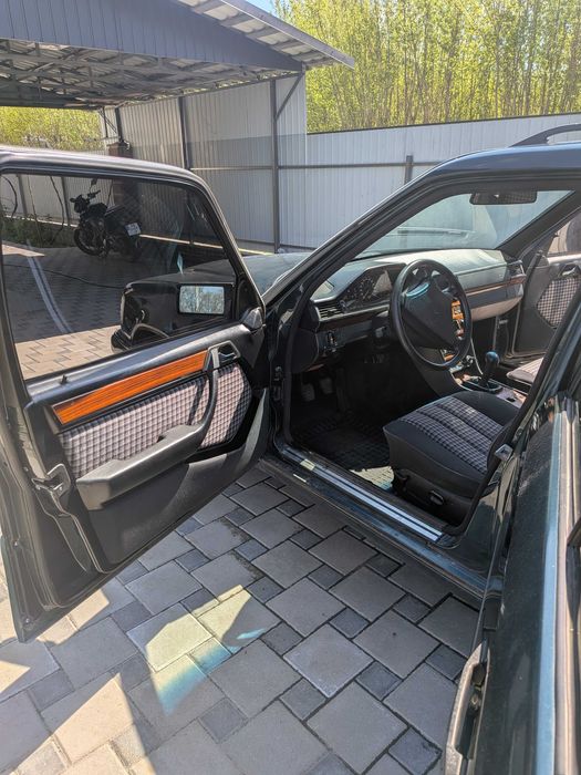 Mercedes-Benz E-Class 1993 VIN WDB1240881F267553 фото оголошення 10 з 21