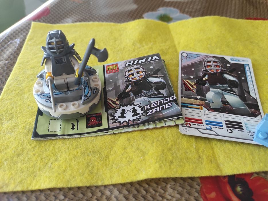 мининабор-бустерпак из серии LEGO