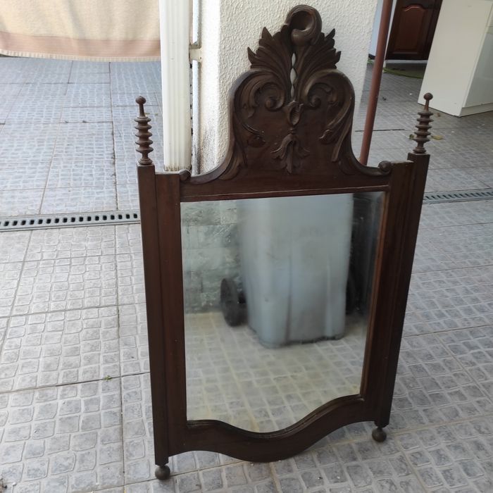 Espelho decorativo em madeira
