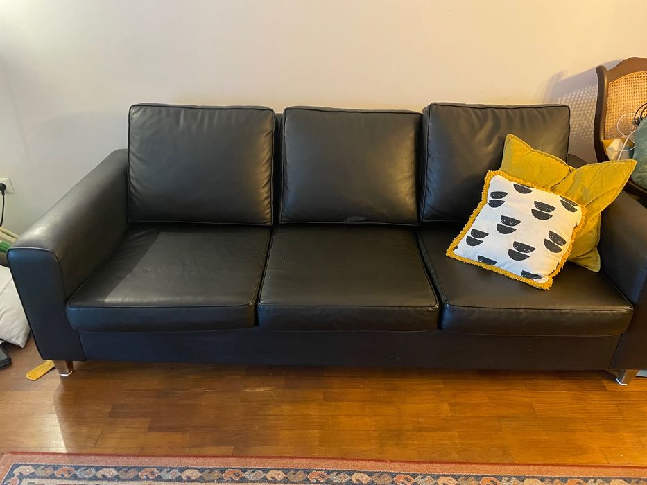 Sofá de couro 3 lugares