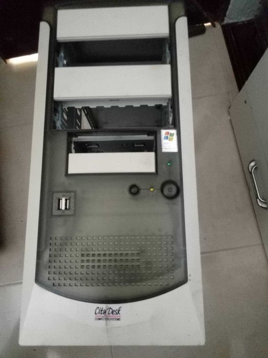 Caixa de computador fixo