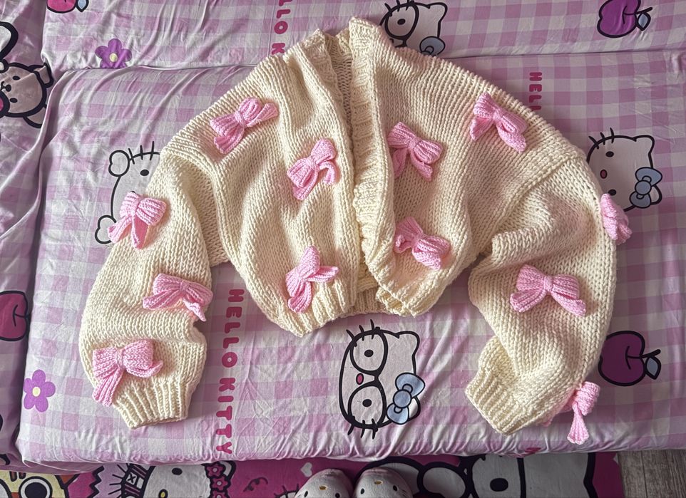кардиган с бантиками ручной работы
