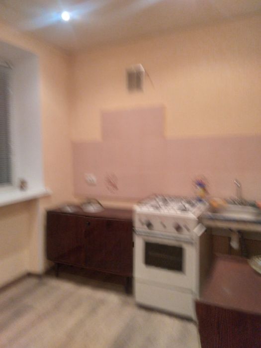 Здам  велику 1 кім.кв.вул.Чумаченко  зуп.Роддом,бойлер,холод.