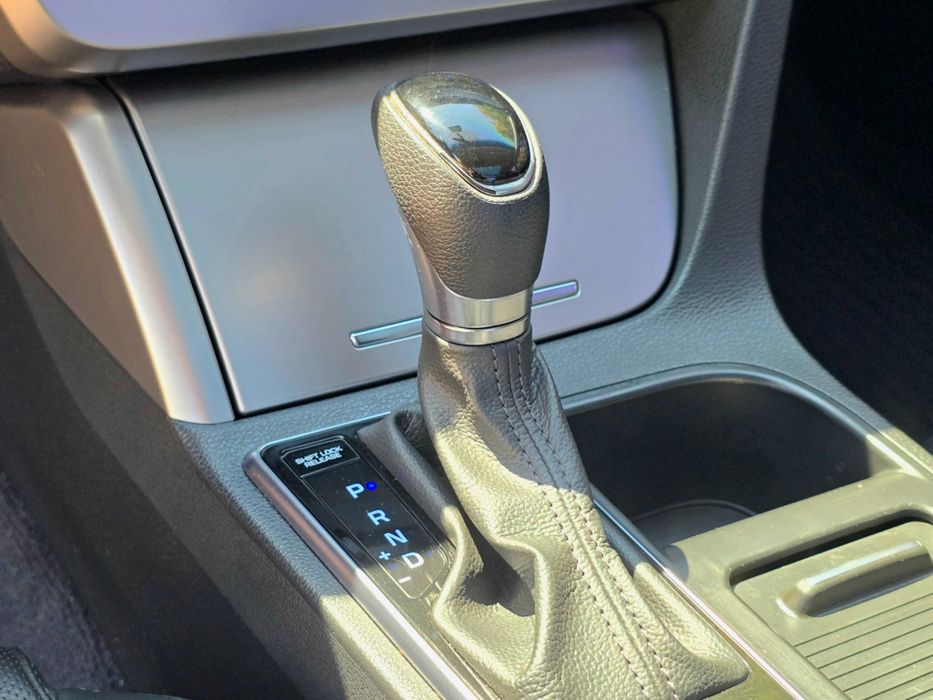 Hyundai Sonata 2015г.в. 2.0 газ, автомат