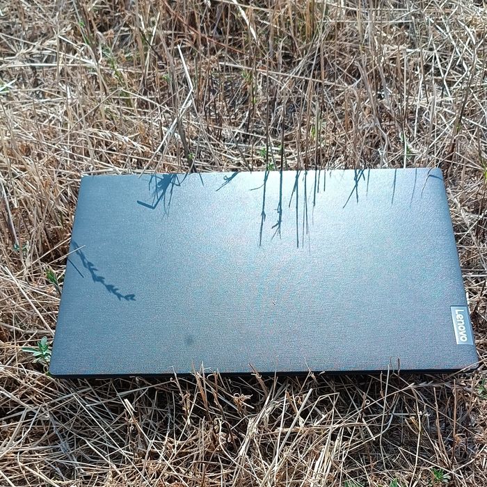 Продаю   Leonovo V15-IGL