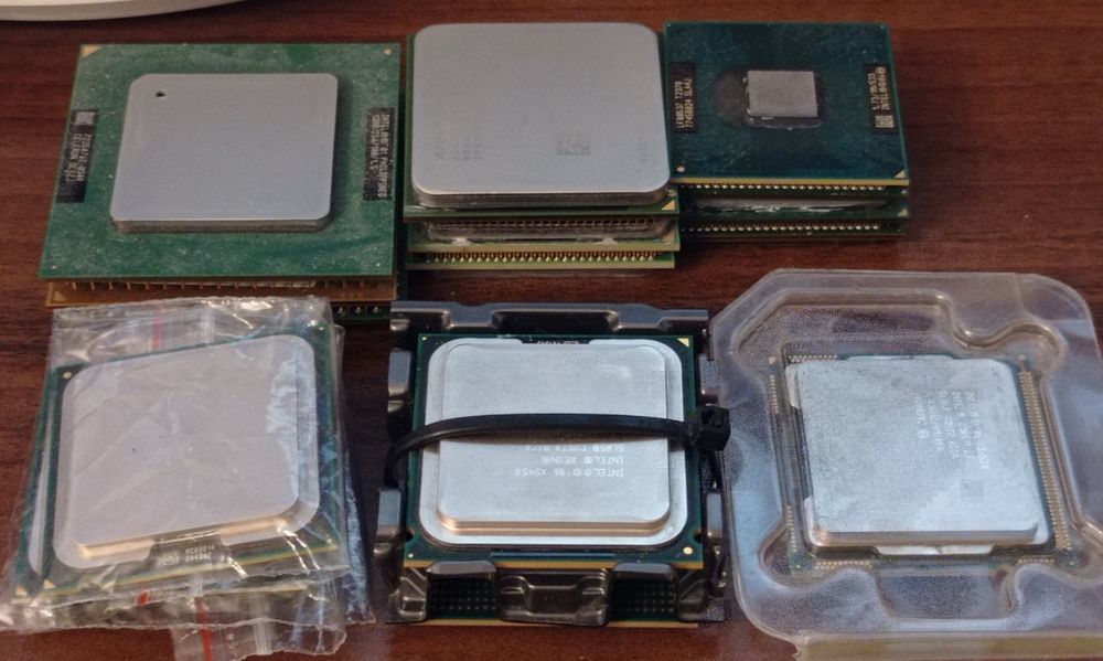 Supermicro X7DAE + 2шт xeon E5450 + RAM 32gb