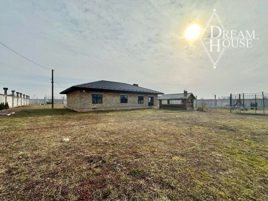 Продаж недобудованого будинку з гаражем для Фури