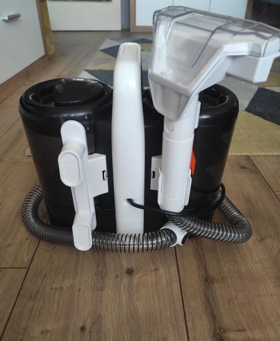 Aspirador de carpetes portátil 

Equipado com um potente motor de 500W