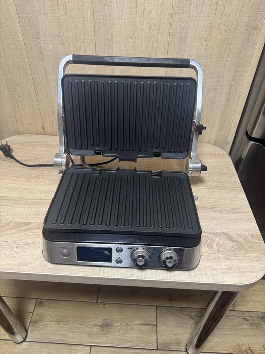 Гриль-барбекю електричний Delonghi