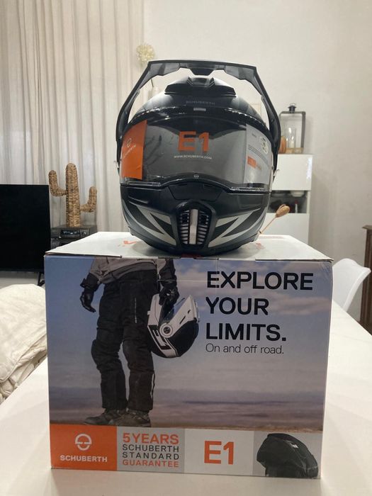 Capacete Schuberth E1 Rival NOVO - Tamanho 54-55