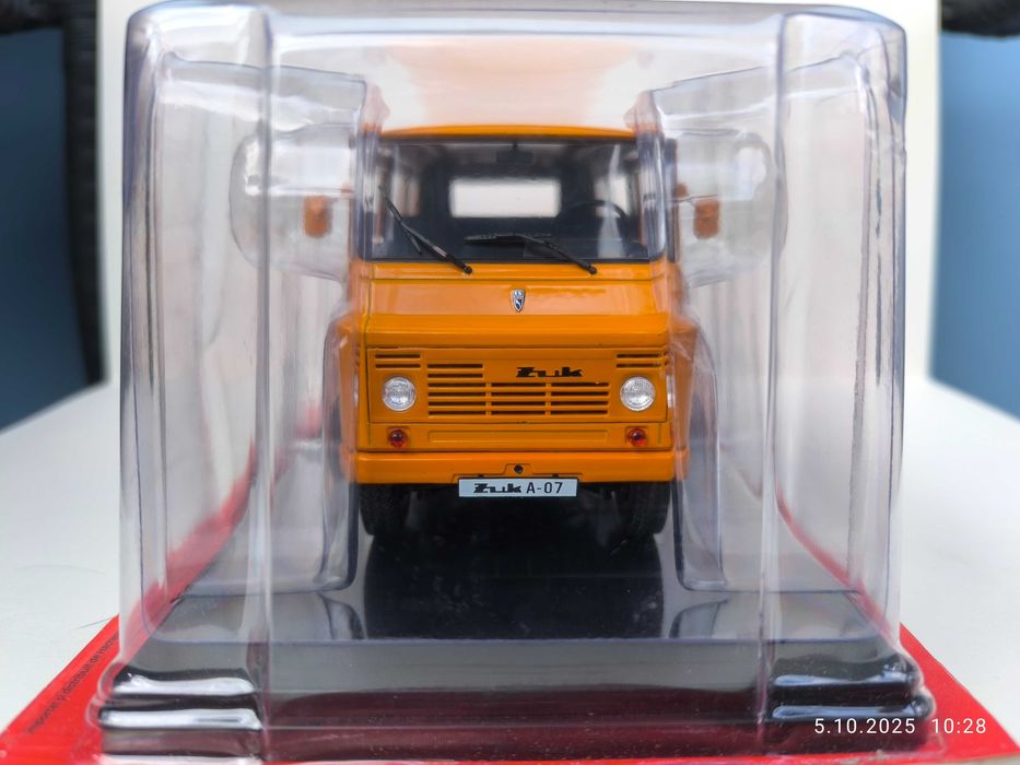 Kolekcja Samochody PRL 1:24 Hachette 3x Żuk A-07 Kultowe Auta