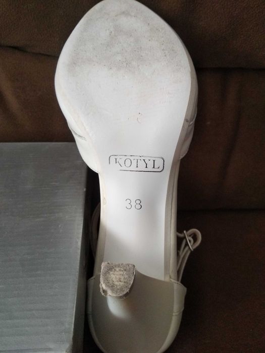 Buty ślubne 39 Kotyl