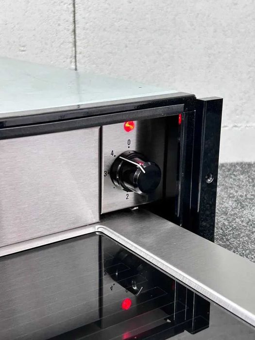 Підігрівач посуду bosch BIC630NW1