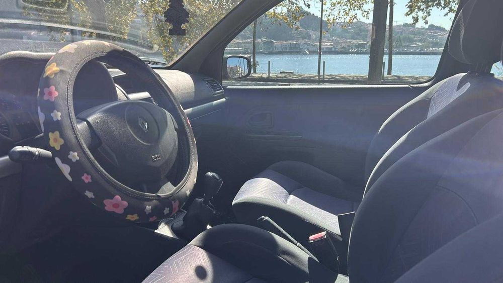 Vendo Renault Clio 1.2 16V - Gasolina c/ 158.607 Km