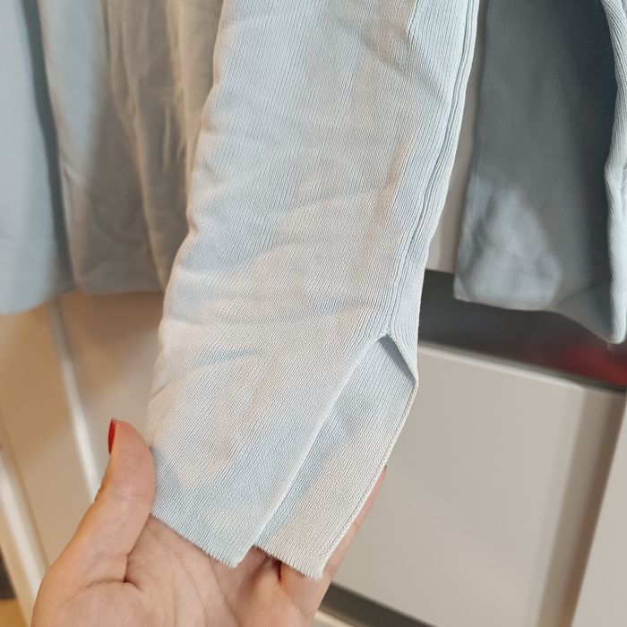 Błękitna bluzka z koralikami wiskoza