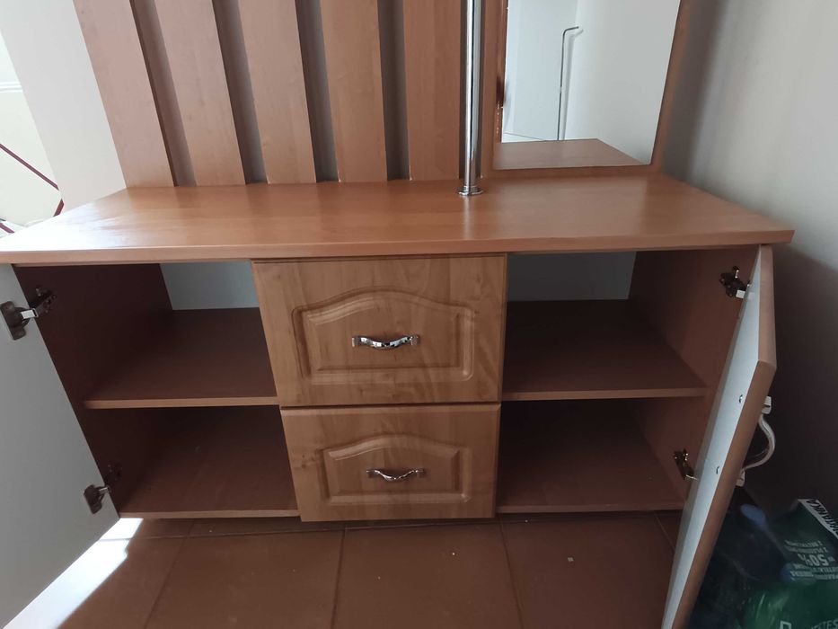 Garderoba / szafka z lustrem