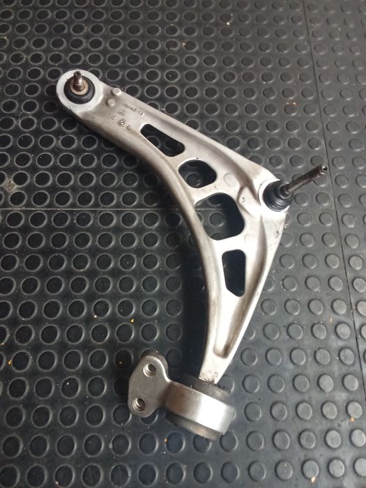 Braço esquerdo BMW E46 150cv