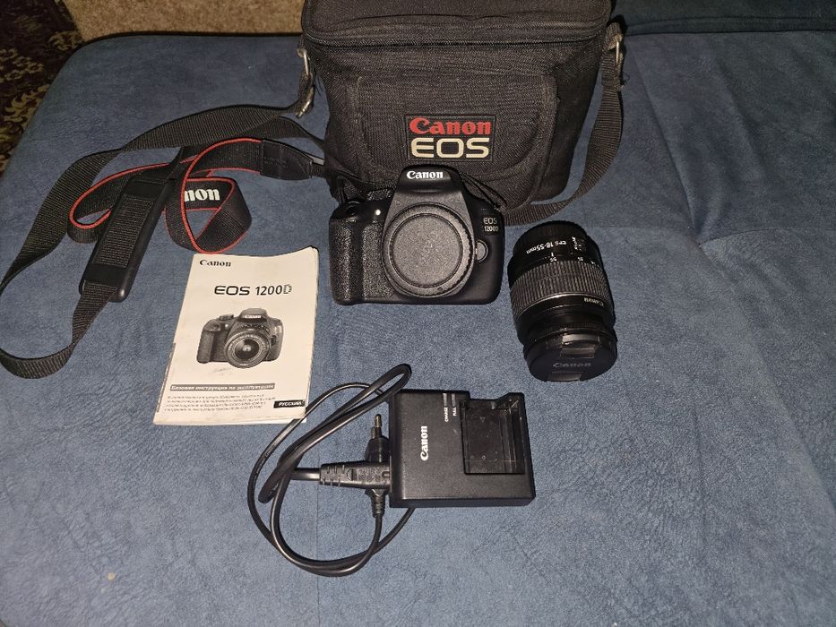 Фотоапарат Canon EOS 1200D