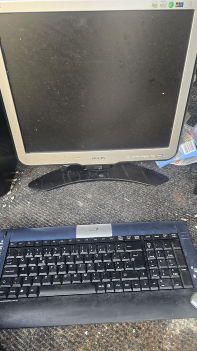 PC  Monitor e Teclado