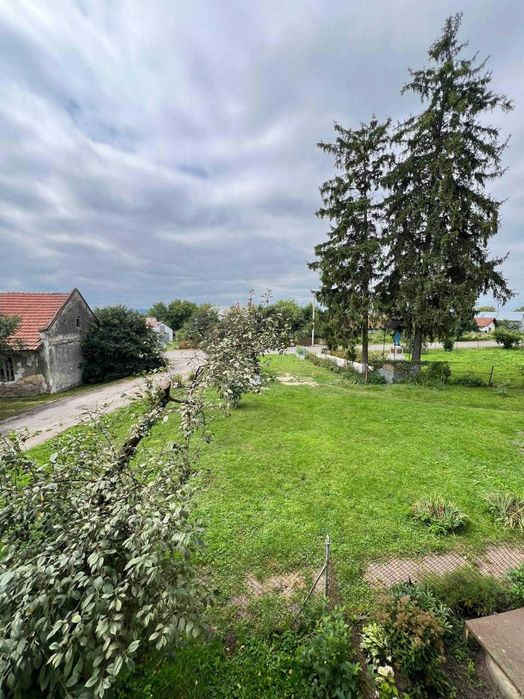 2-кімнатна з ремонтом, меблями і технікою — заїжджай і живи