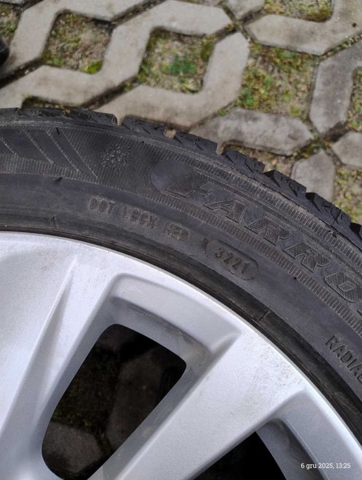 Komplet kół Toyota camry z oponami zimowymi 215/55R17