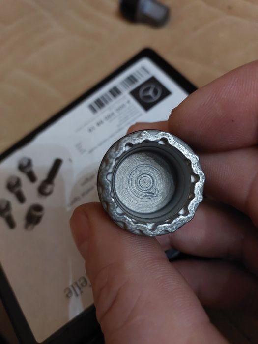 Болт Секретка Mercedes W167 Болти