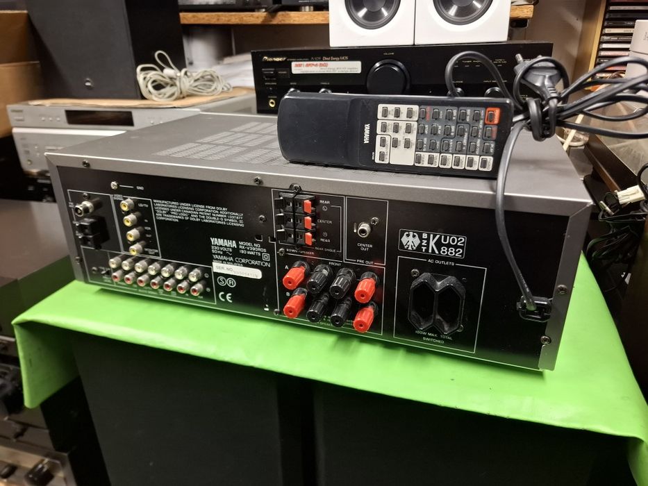 Amplituner Yamaha RX-V390RDS pilot
