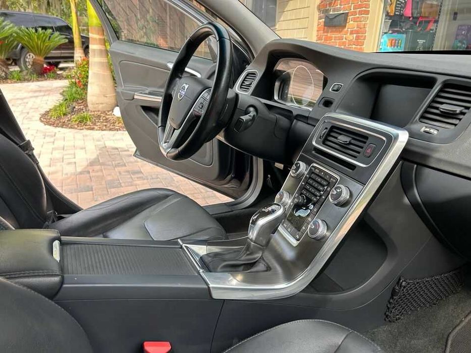 2016 Volvo S60 PREMIER