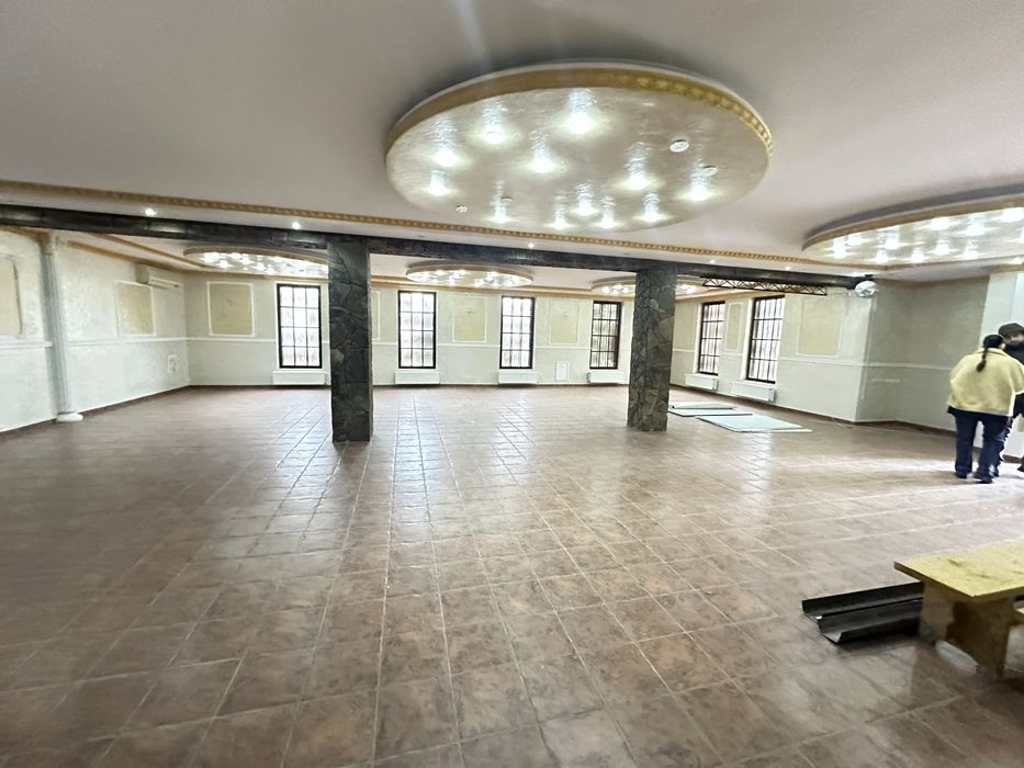 Продається комерційне приміщення