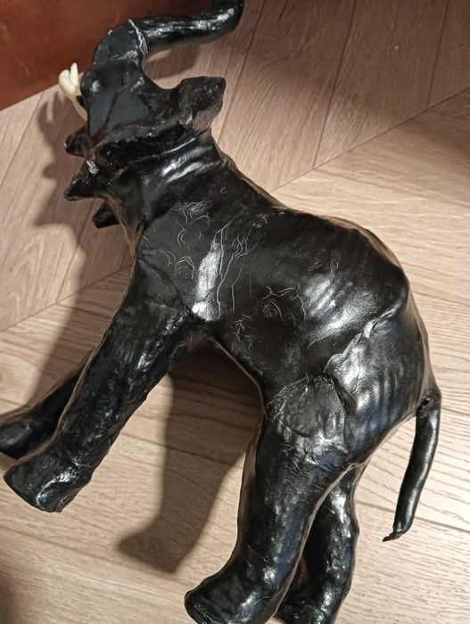 Figurka słoń czarny skóra Papier Mache