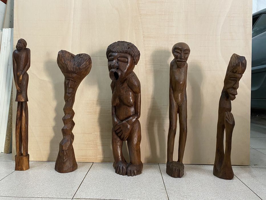 Peças de artesanato tribais