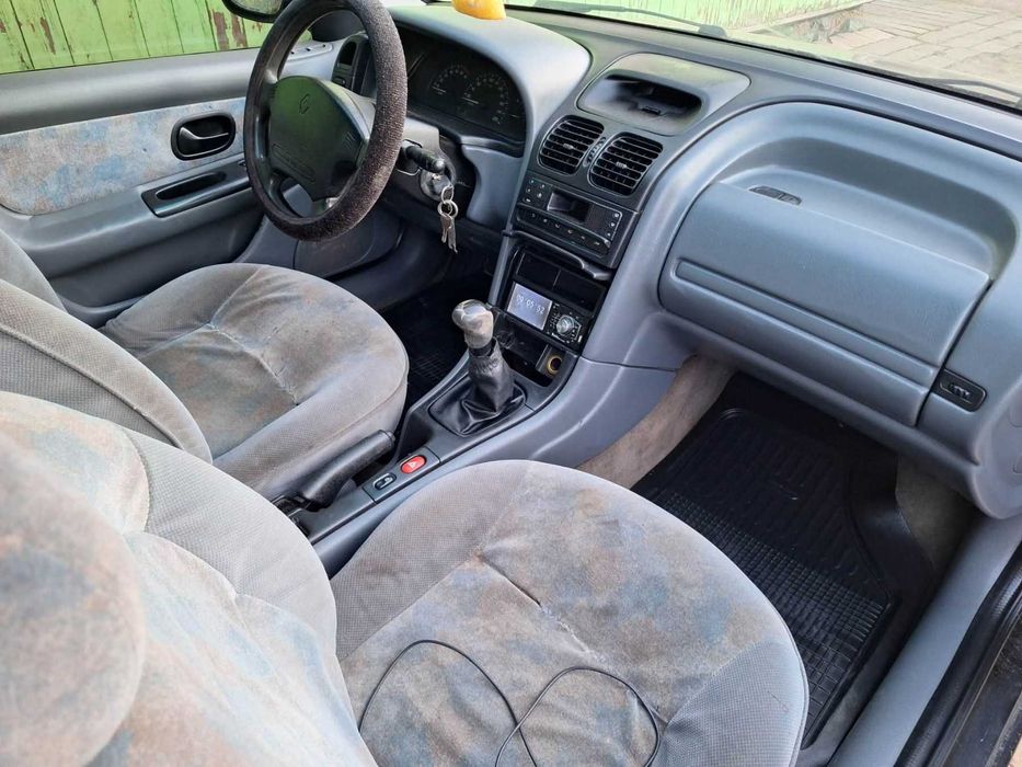 Продам Renault Laguna 2.0 бензин 94