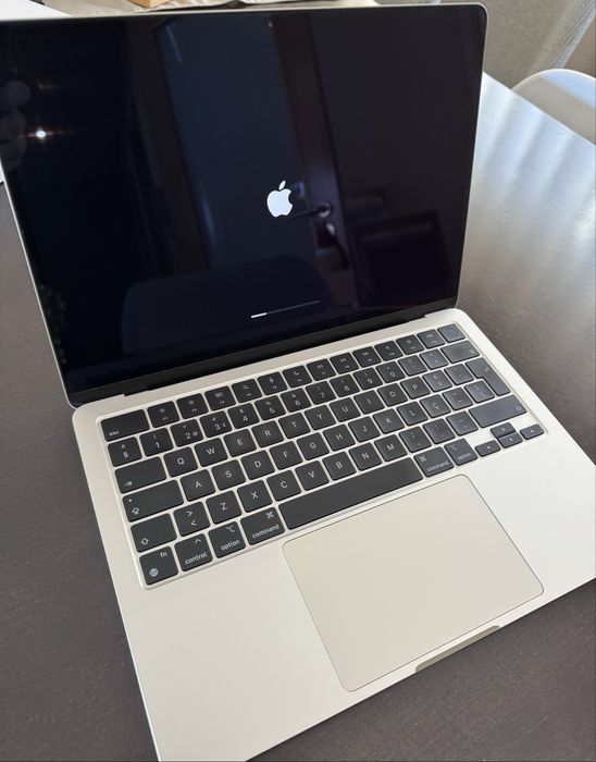 Macbook Air M2 8G/256GB Starlight