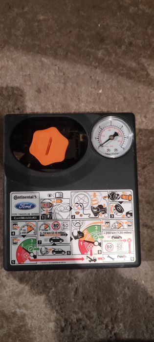 Автомобільний компресор для накачування шин Continental