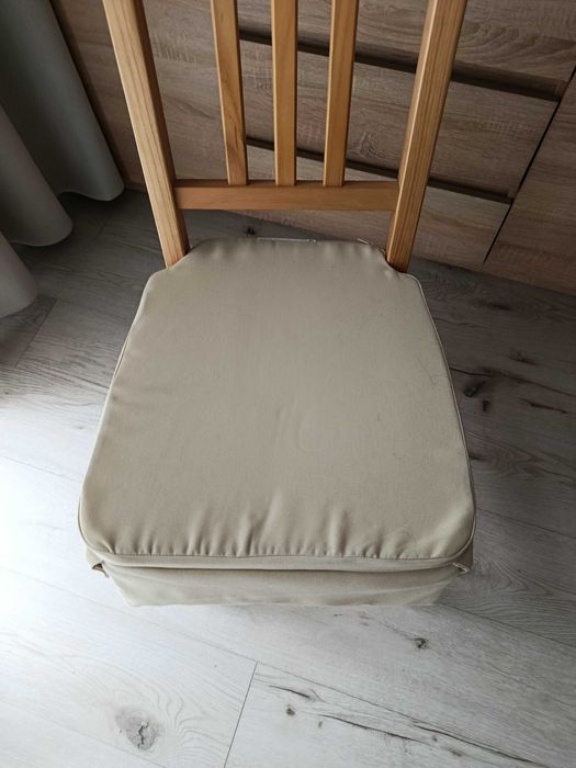 Sprzedam poduszki na krzesła z Ikei