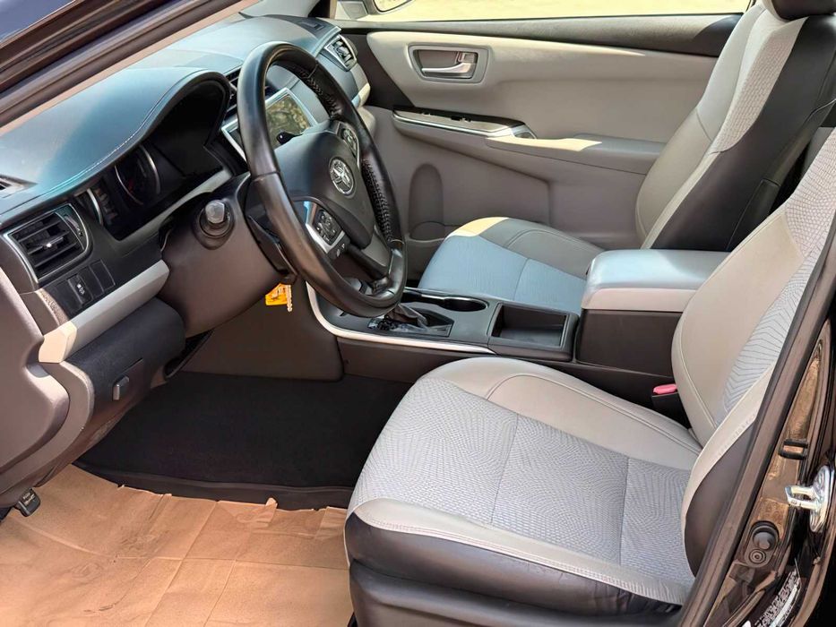 Toyota Camry      2016