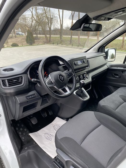Продам Renault trafic 2022