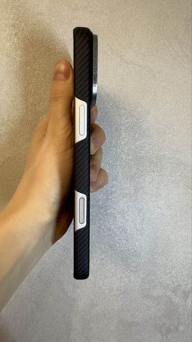 Продам чехол benks на Iphone 17  pro max