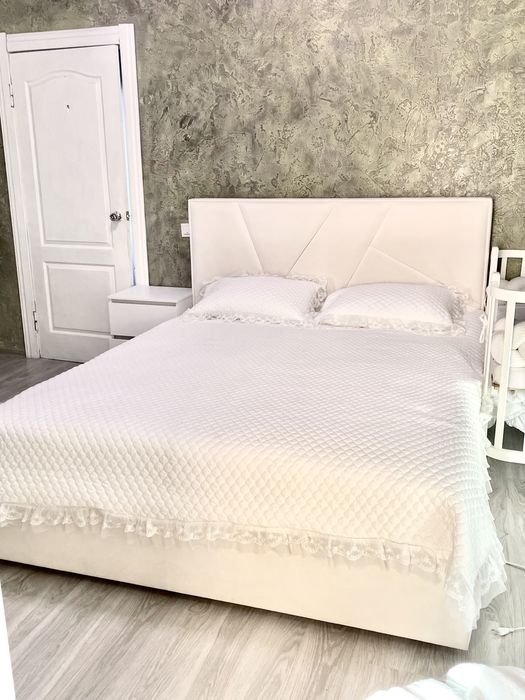 Продам спальню в гарному стані