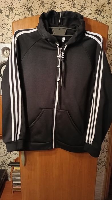 Тепла спортивна кофтана на флісі.