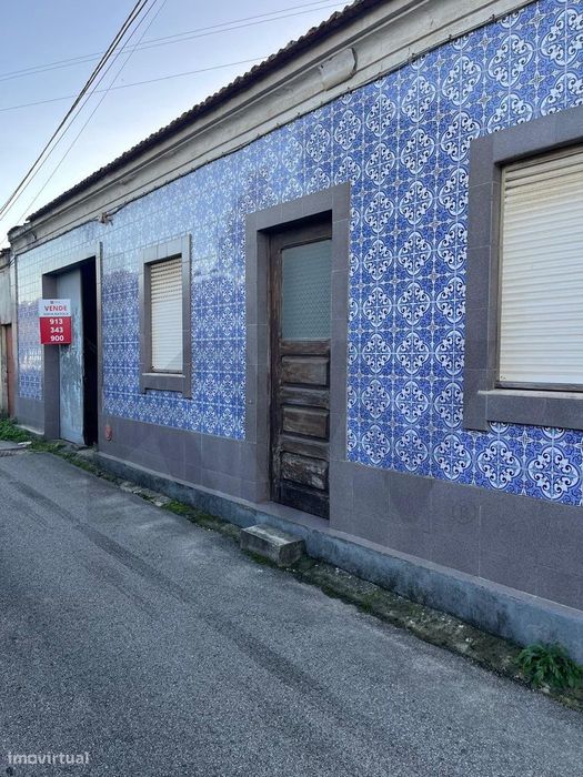 Moradia Térrea para Reconstrução – Excelente Localização, perto do Cen