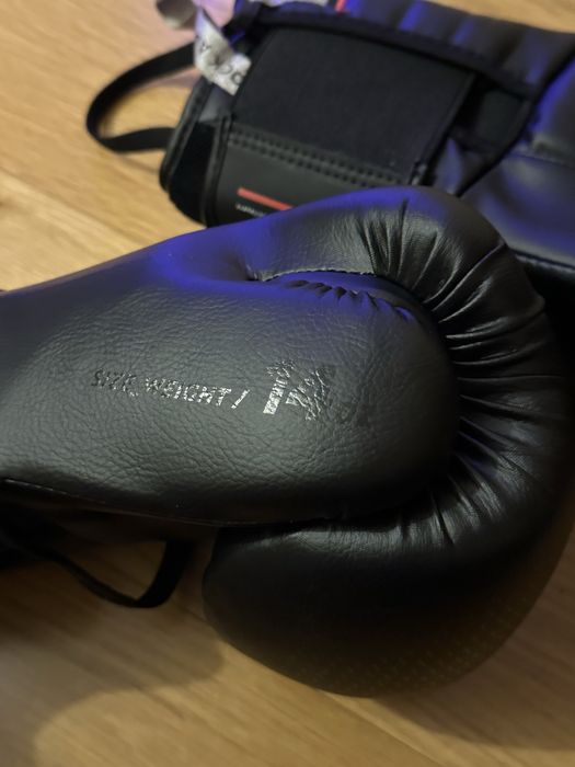 Caneleiras (M) e luvas boxe (M)