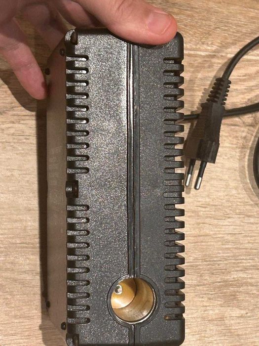 Adaptador con rectificador para frigoríficos eléctricos e outro