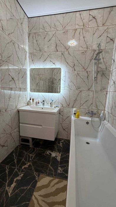Продаж 2-кімнатної квартири з ремонтом ЖК Grand Village