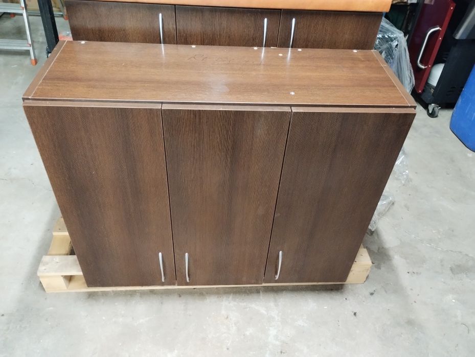 Szafki półki wiszące