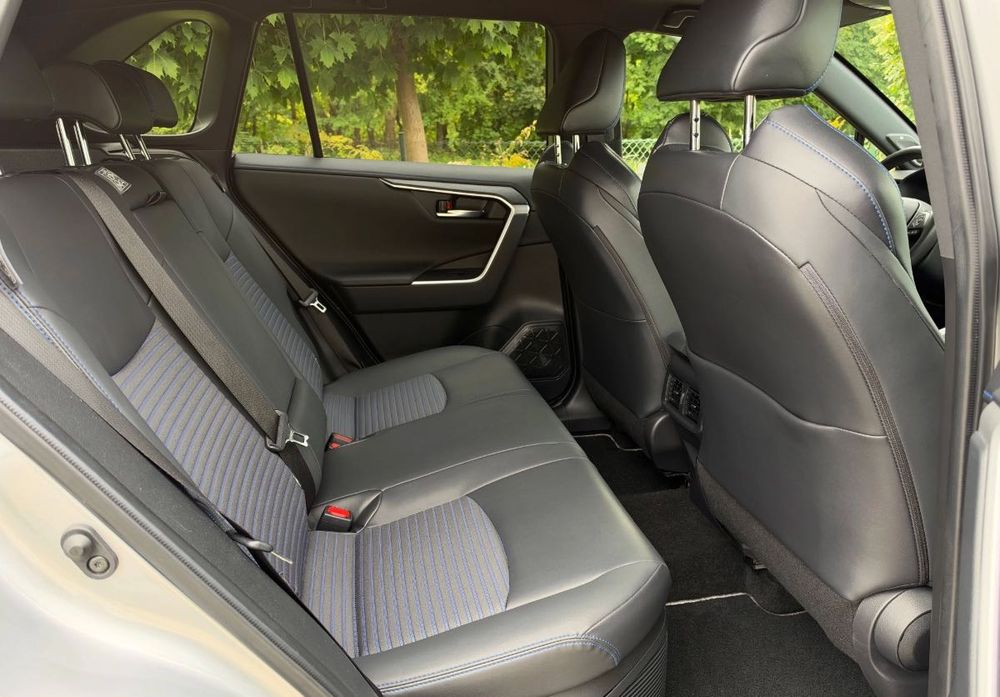 Toyota RAV4  Hybrid  2021