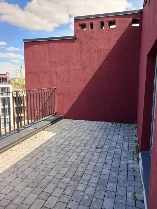 Здана дворівнева квартира з терасою в центрі ЖК Княгинин