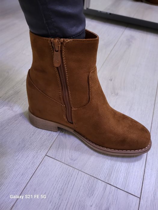 Nowe botki zamszowe DeeZee 36