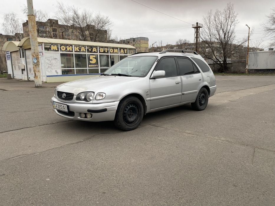 Автомобиль Тойота Королла Универсал Toyota Corolla Universal