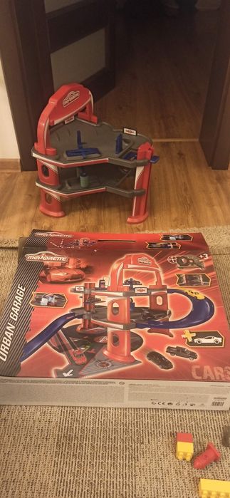 Garaż dla samochodzikòw Majorette